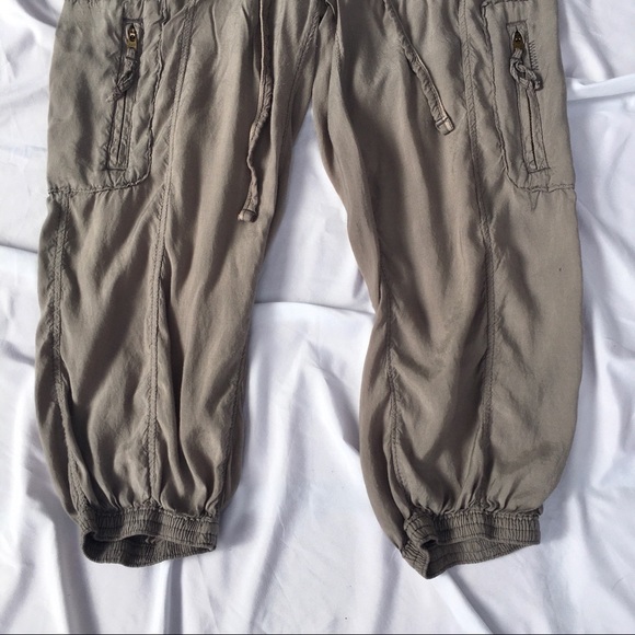 Abercrombie & Fitch Gray Crop Capri Cargo Pants - Picture 6 of 16